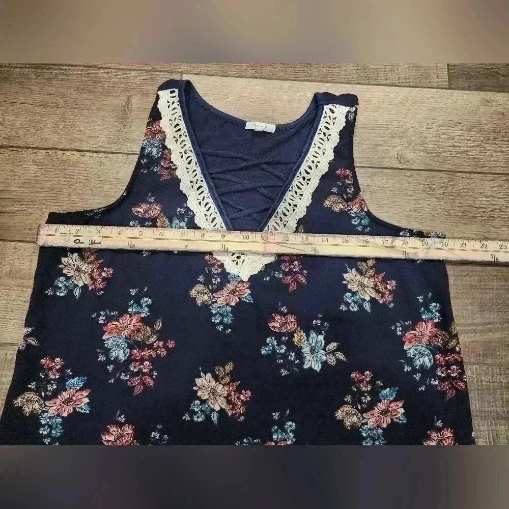 Maurice’s Shirt Top Women’s Large Loose Fit Navy Blue Floral Sleeveless Tank Top - Picture 6 of 7